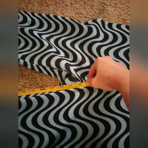 Like- New Condition Red Berry Wave Pattern Pants Blue Size Small - Picture 2 of 6